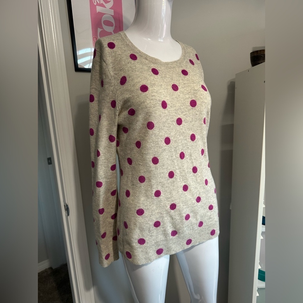 Lord & Taylor Beige Sweater with Magenta Dots Cashmere
